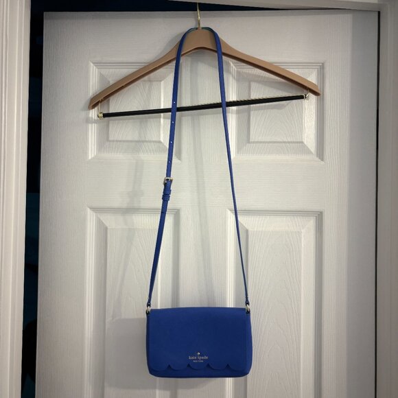 KATE SPADE Carah Lily Avenue Scalloped Island Deep/Fresh Air Crossbody Bag - Picture 2 of 2